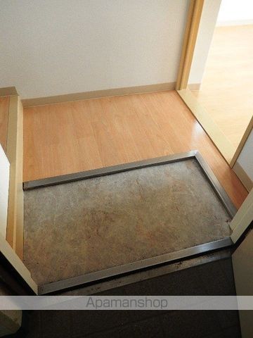 サンビオラ西宮の玄関写真