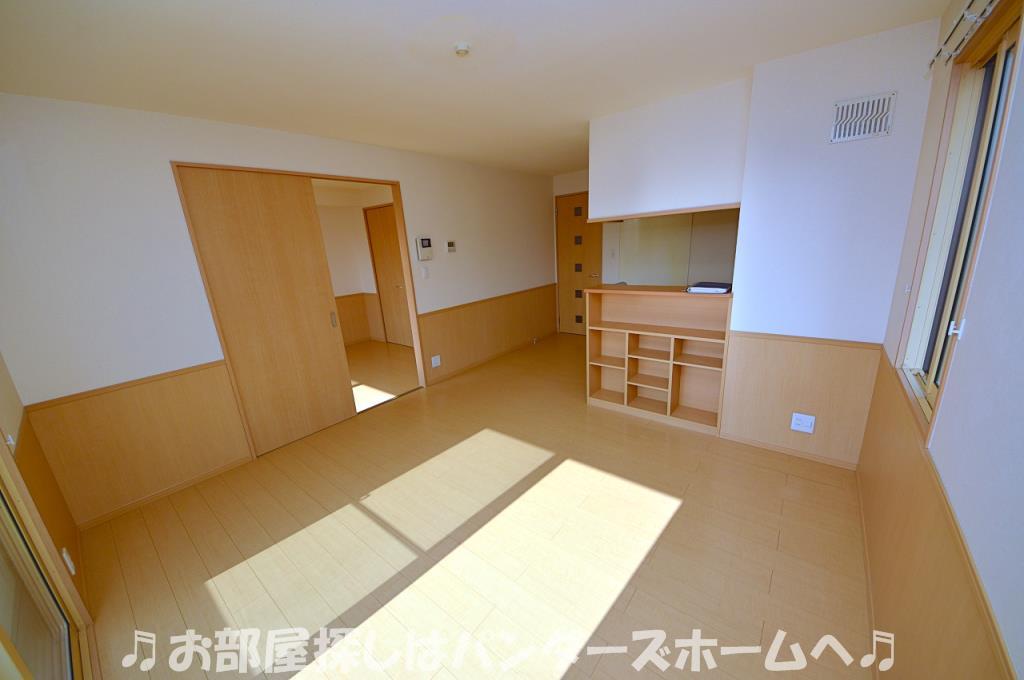 ルミエール東中振B棟の居間写真