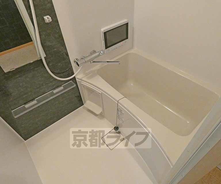 バス・シャワールーム　浴室乾燥機付いてます・