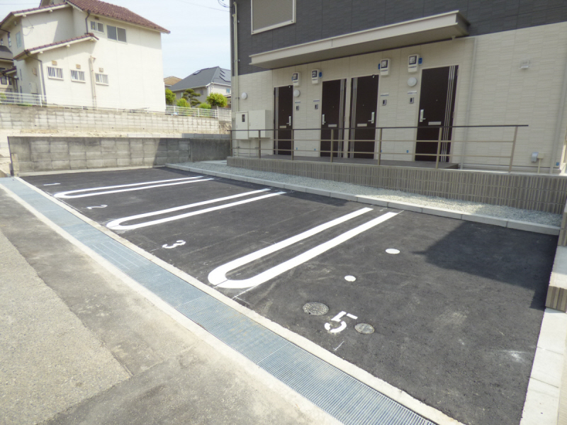 駐車場　敷地内駐車場