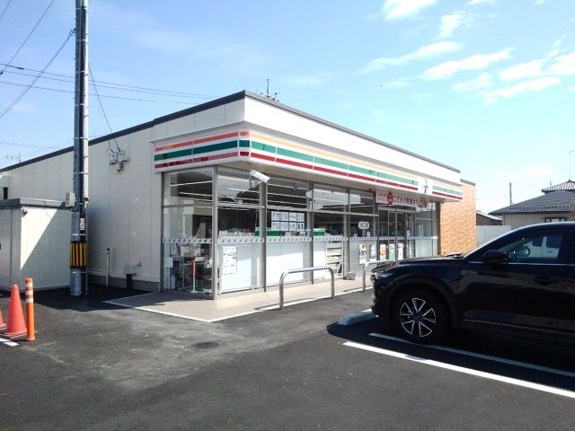 コンビニ　セブンイレブン結城アクロス通り（コンビニ）まで300m