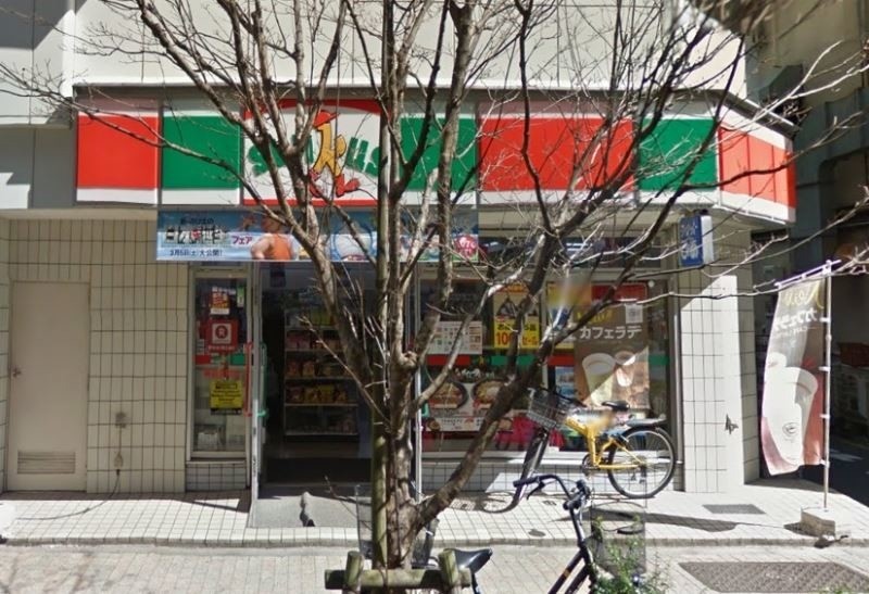 コンビニ　サンクス神田多町店（コンビニ）まで126m