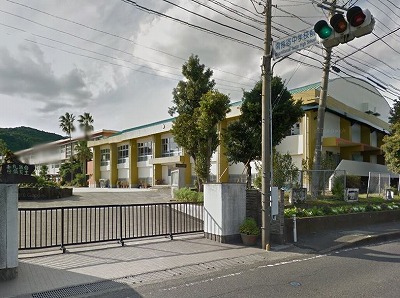 中学校　指宿市立南指宿中学校（中学校）まで1928m
