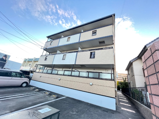 建物外観　２０２０年外壁塗装済み