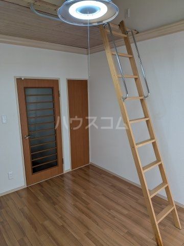 レオパレス西川口第17の居間写真