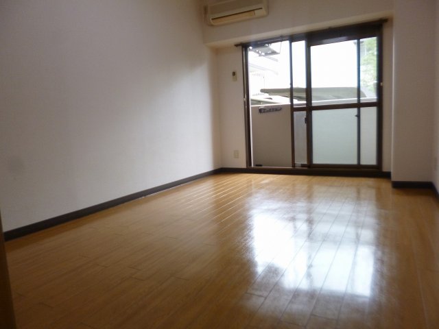 APEX FLAT Rの居間写真