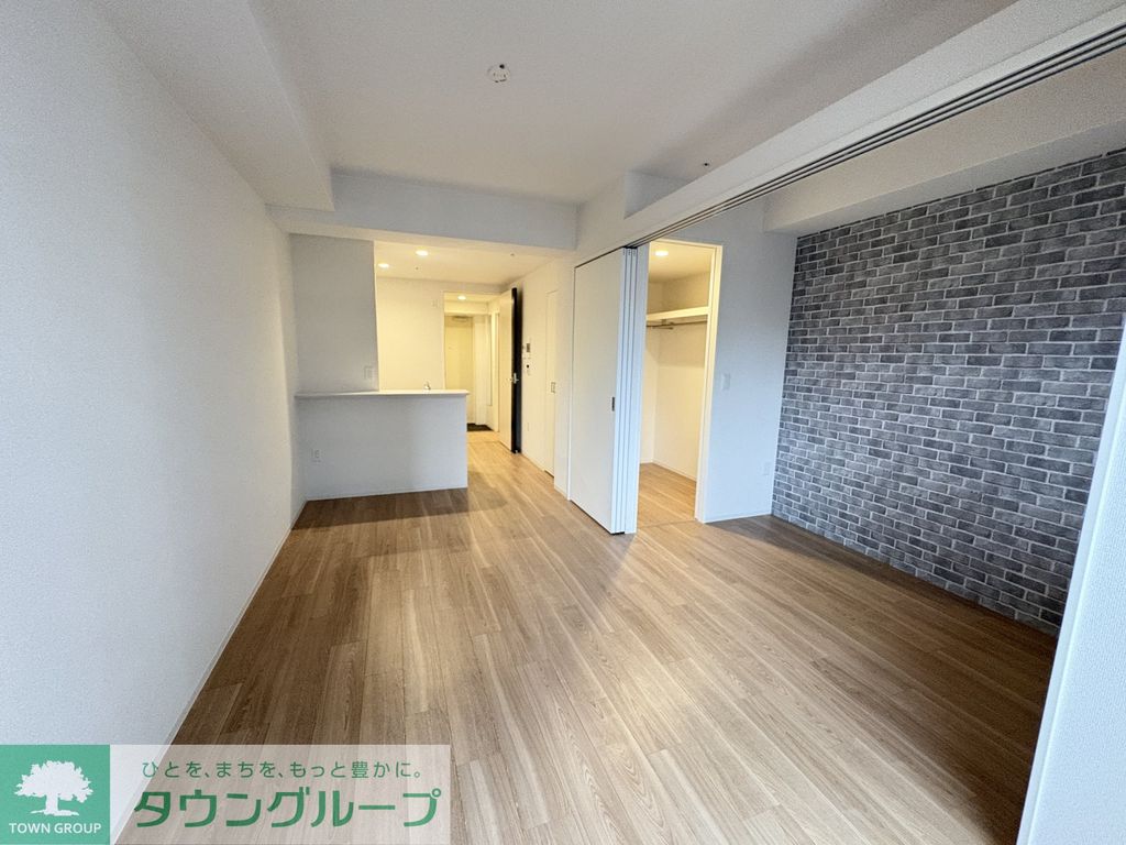 セレニテ谷町四丁目アリエの居間写真