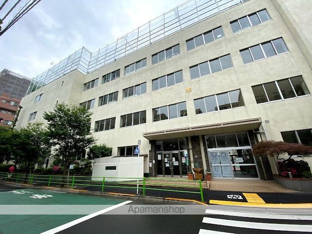 小学校　久松小学校（小学校）まで131m