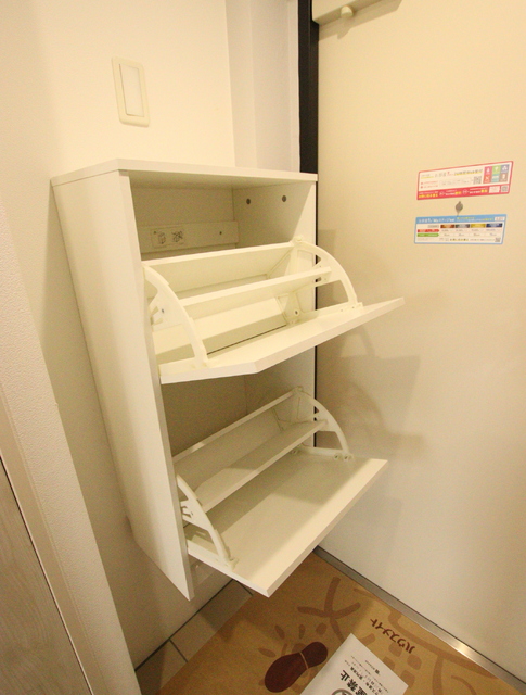 玄関　★たっぷり収納できるシューズボックス★