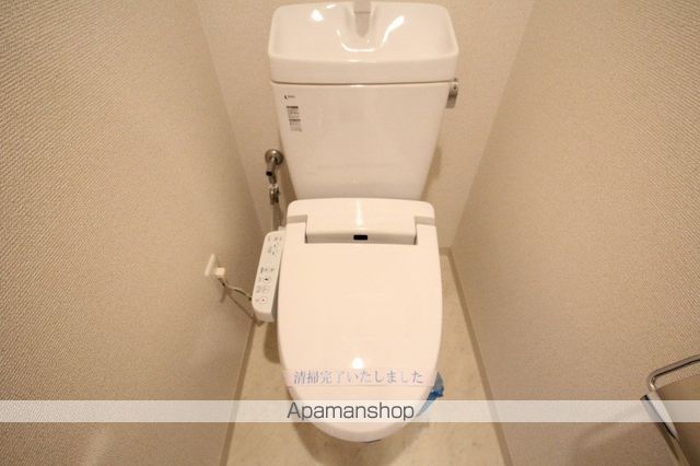 阪急宝塚線 豊中駅 徒歩6分 9階建 築16年のトイレ写真