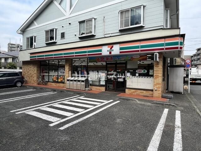 コンビニ　セブンイレブン（コンビニ）まで401m