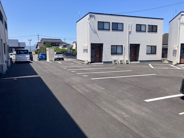 駐車場　駐車場に車を止められます