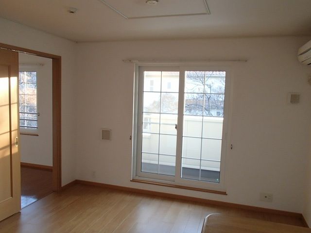アルカンシェル Aの居間写真