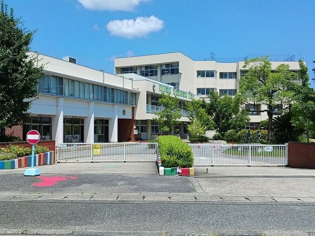 小学校　武豊町立緑丘小学校（小学校）まで1300m