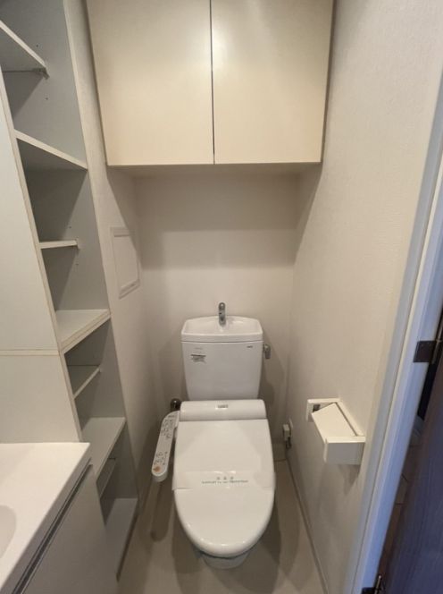 ＪＲ総武線 亀戸駅 徒歩5分 8階建 築15年のトイレ写真