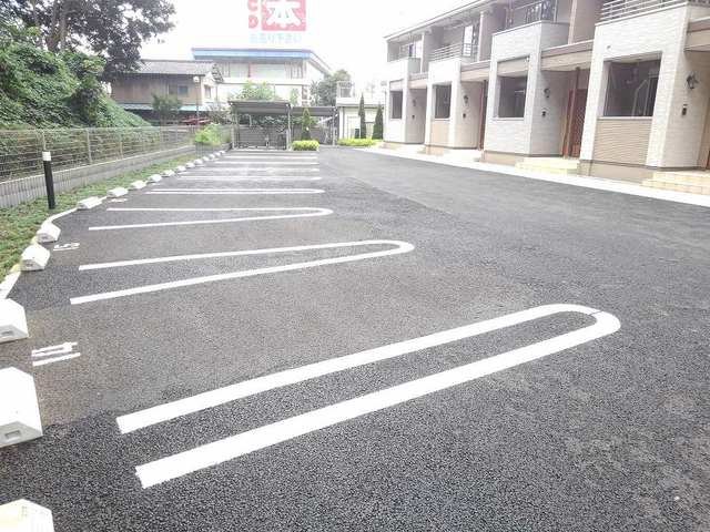 駐車場　車をお持ちの方に嬉しい駐車場付きの物件です