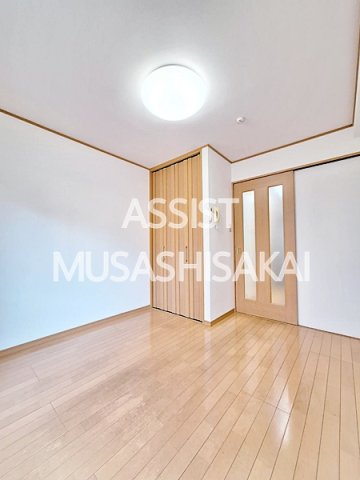 居室・リビング　写真：設備同仕様の別物件です