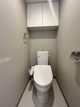 都営大江戸線 森下駅 徒歩4分 13階建 築2年のトイレ写真