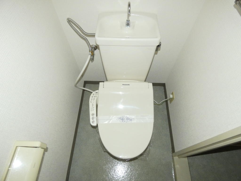 仙台市地下鉄南北線 北仙台駅 徒歩15分 3階建 築37年のトイレ写真