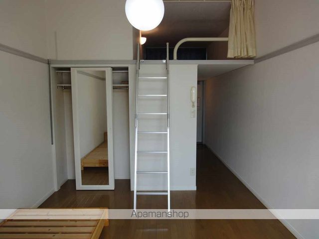 レオパレス二俣川の居間写真