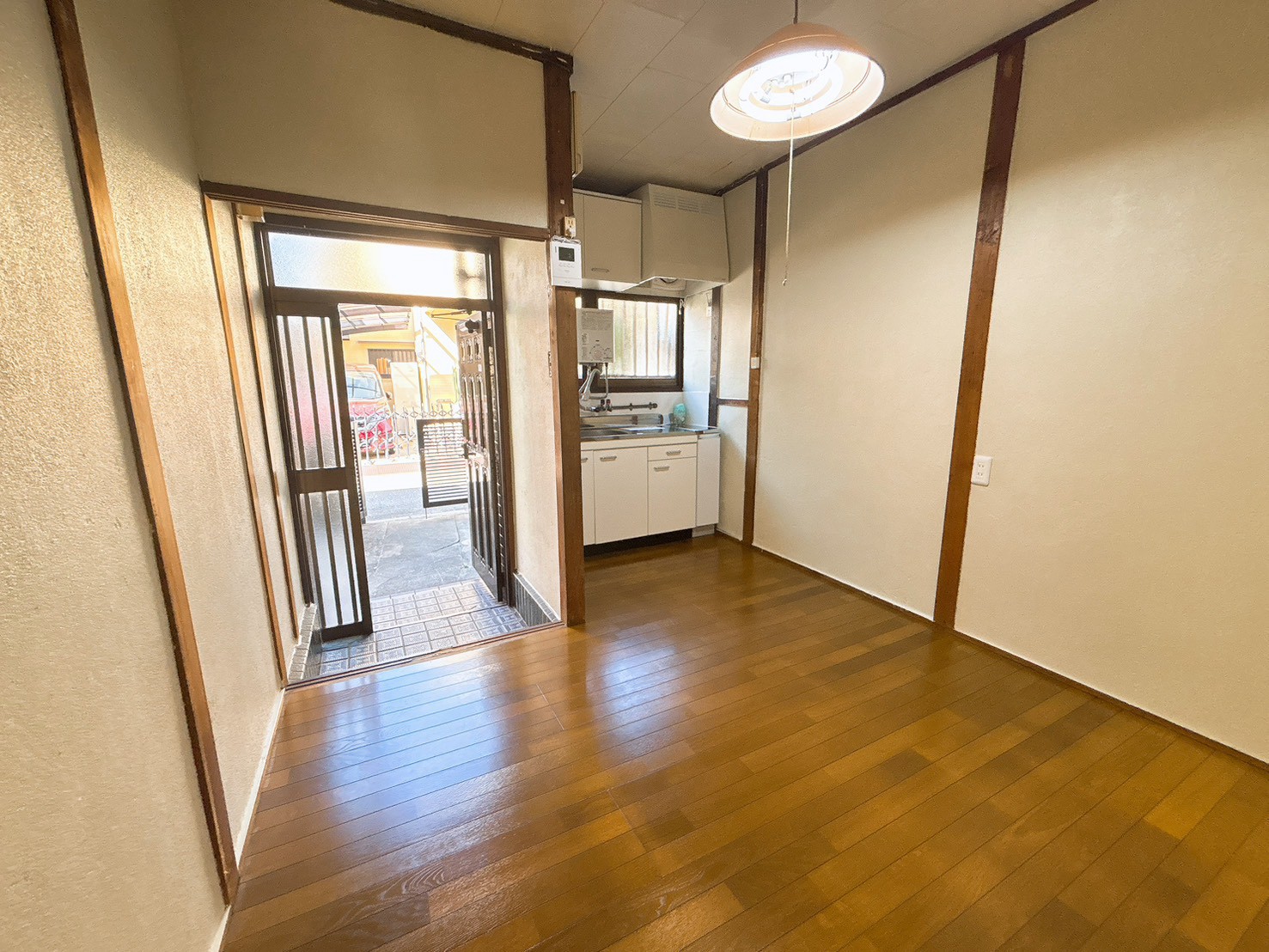 食満3丁目戸建の居間写真