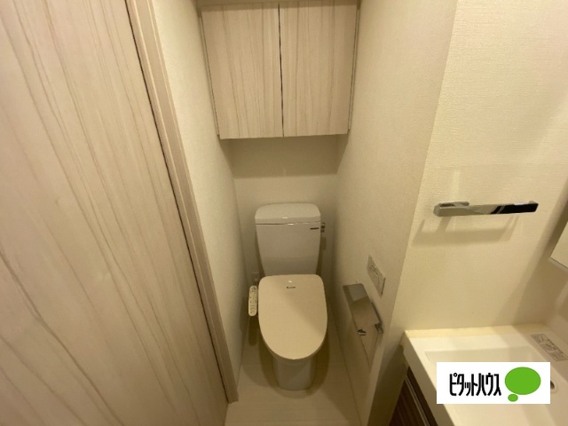 トイレ　温水洗浄便座