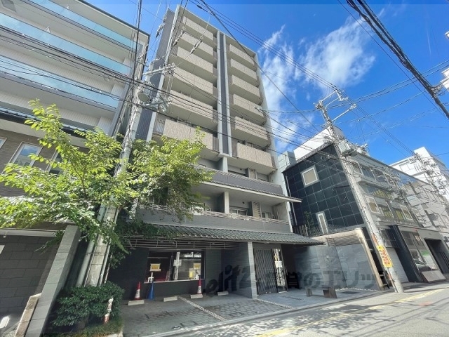 リヴァーク四条烏丸の外観写真