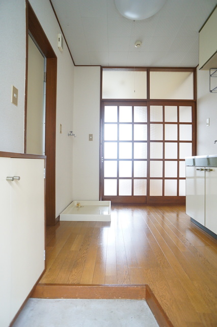 玄関　下駄箱がついているので、片付いた玄関をキープできます！