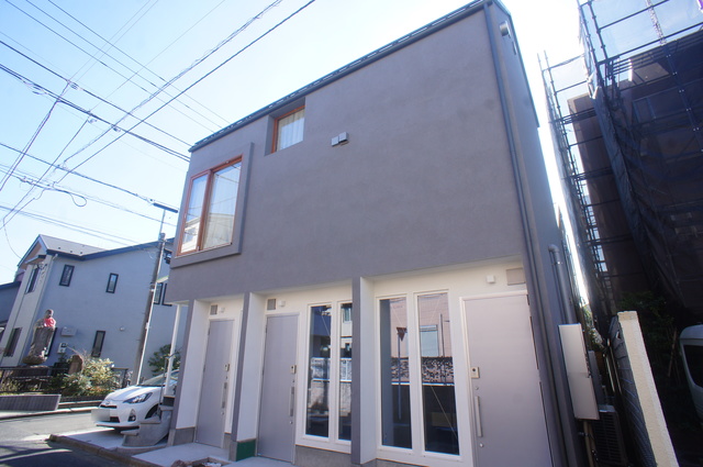 建物外観　駅近の物件なのでお買い物便利ですね♪