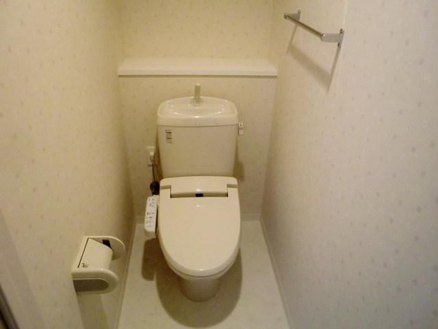 小田急線 千歳船橋駅 徒歩11分 6階建 築15年のトイレ写真