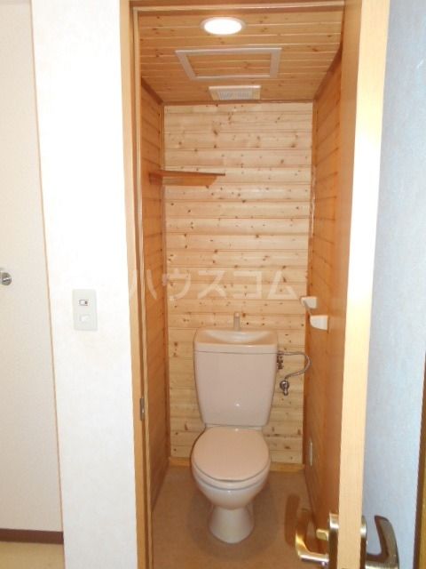 名広マンションのトイレ写真