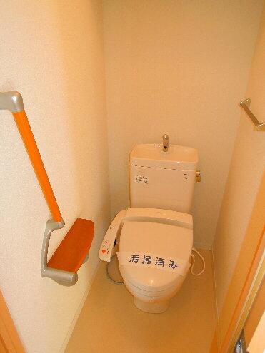 confort B棟のトイレ写真