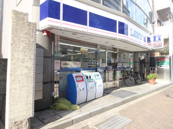コンビニ　ローソン（コンビニ）まで665m