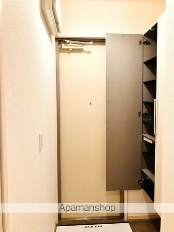 都営大江戸線 光が丘駅 徒歩8分 3階建 築19年の玄関写真