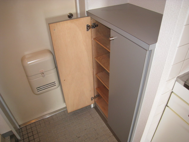 玄関　※写真は別のお部屋のものです。現況を優先とさせて頂きます。