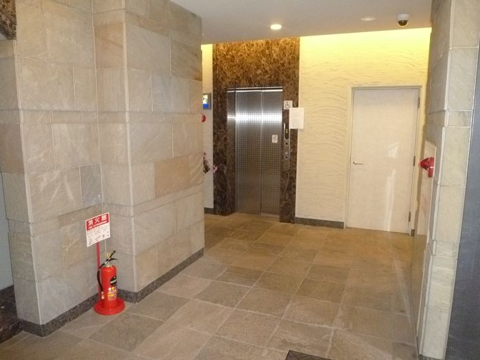 地下鉄谷町線 中崎町駅 徒歩6分 12階建 築18年の外観写真