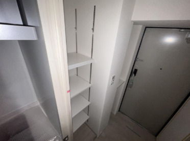 玄関　同物件参考資料