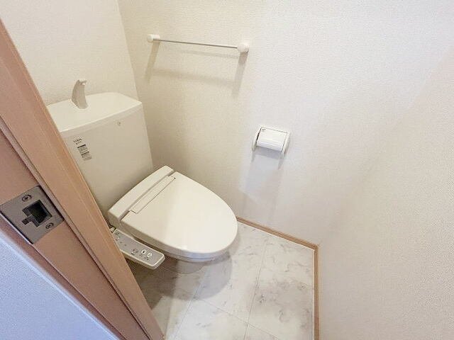 トゥーザ・ムーンBのトイレ写真