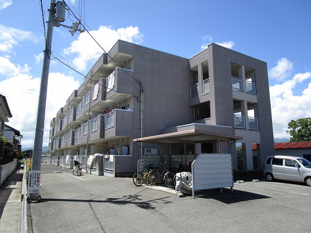 フランスクエアの建物外観