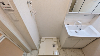 【松山市和田のアパートの洗面設備】