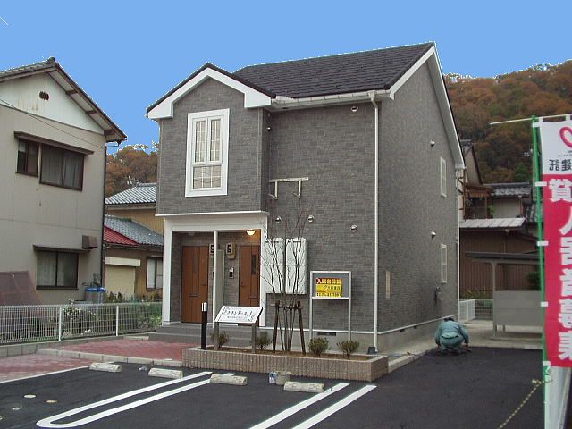 福井市足羽のアパートの建物外観
