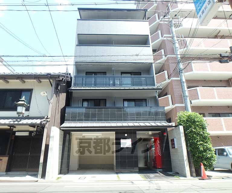 京都市下京区恵美須屋町のマンションの建物外観