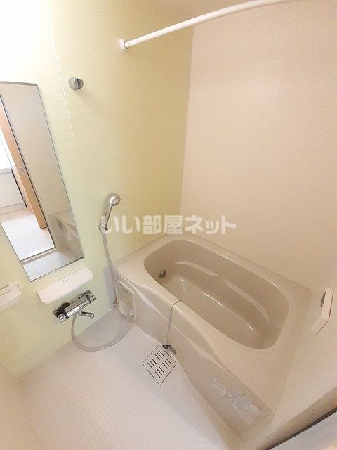 【新居浜市北内町のアパートのバス・シャワールーム】