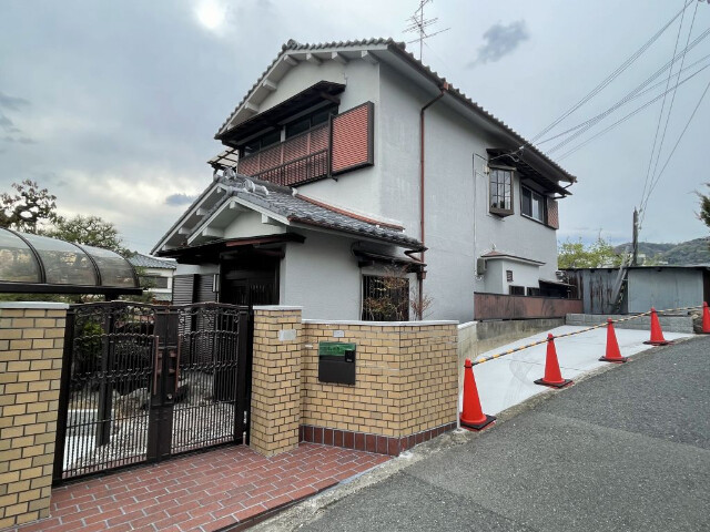 岸上借家の建物外観