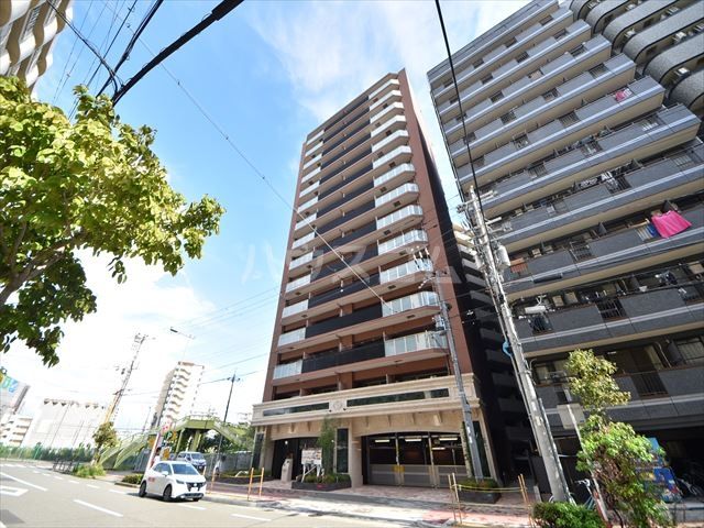 【大阪市淀川区宮原のマンションの建物外観】