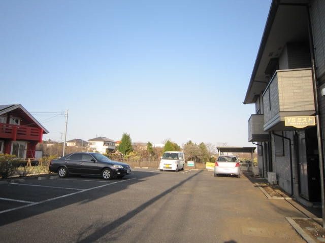 【青梅市今井のアパートの駐車場】