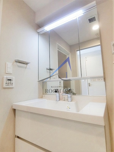 洗面設備　洗面台です。