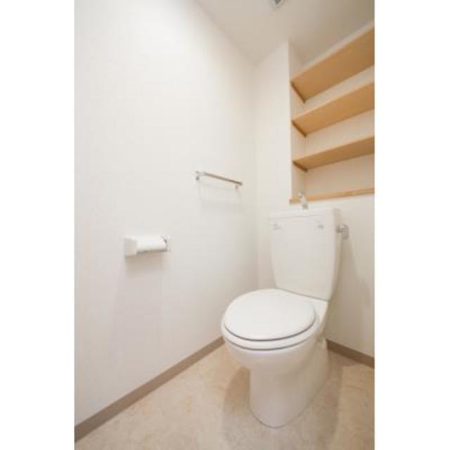 トイレ　※写真は同タイプ住戸です。