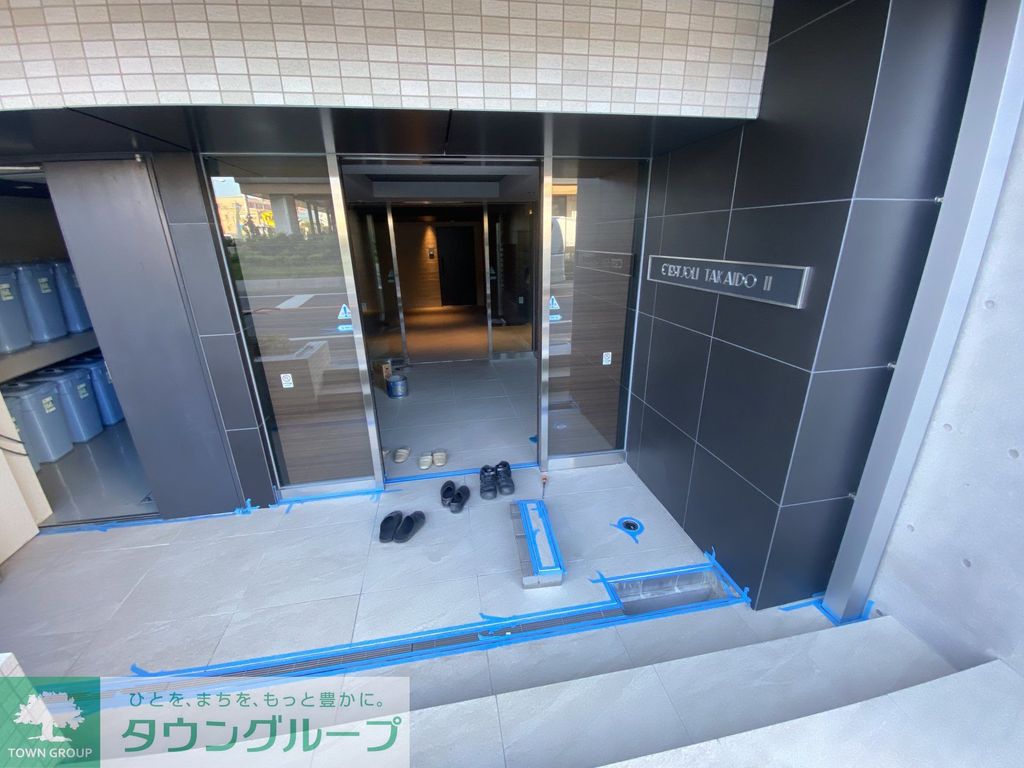 エントランス　エントランス