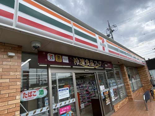 コンビニ　セブンイレブンみよしあざぶSS店（コンビニ）まで660m